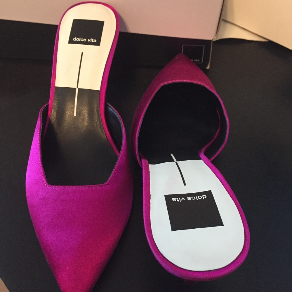 Dolce Vita Women's Rhyme Satin Mule Pumps - Picture 2 of 7
